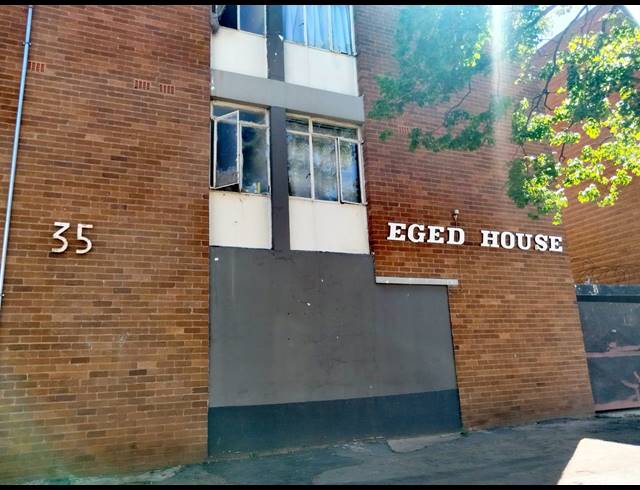 3 BEDROOM FLAT FOR SALE IN KEMPTON PARK CENTRAL